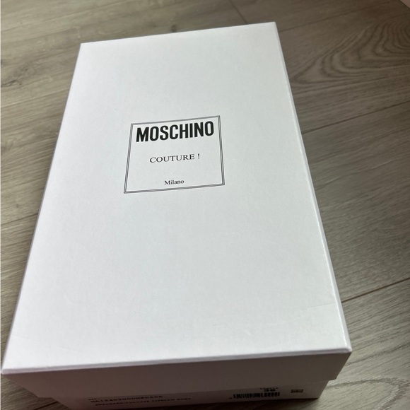 LIKE NEW Women’s Moschino Low Top Sneakers - Picture 8 of 9
